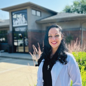 Meet stephanie at hassel family chiropractic